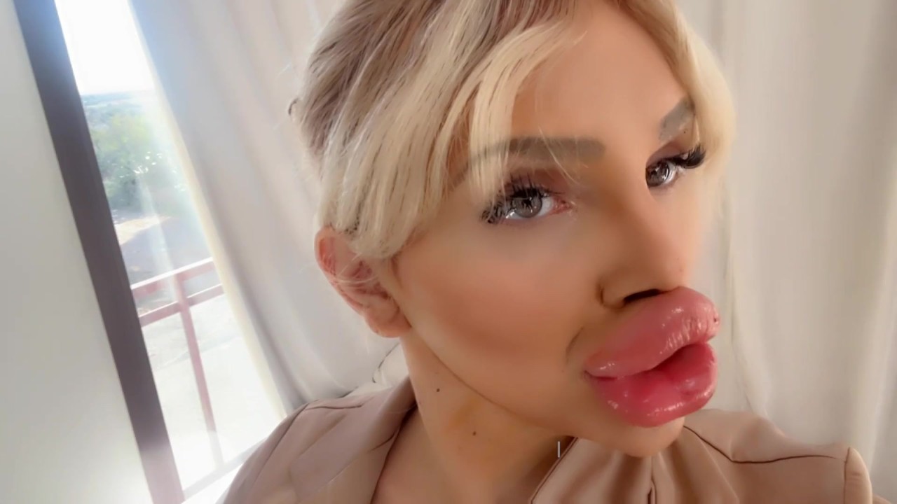 akila balakumar recommends big lips porn pic