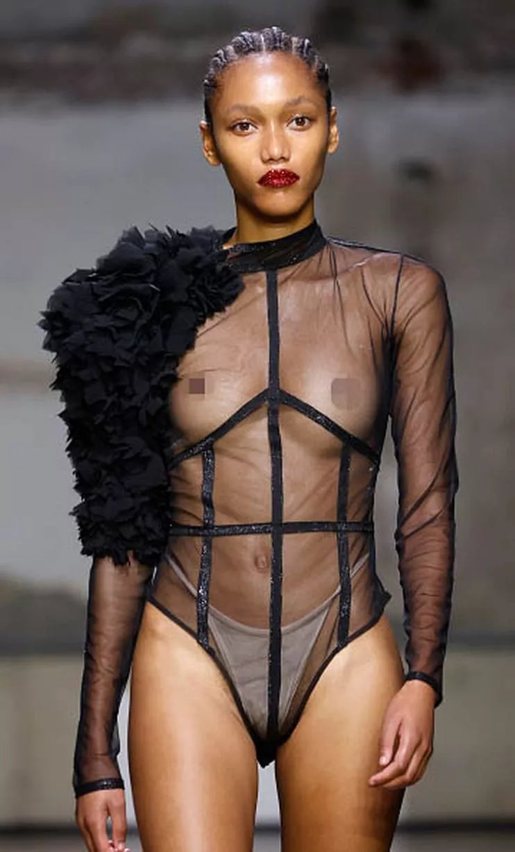 ariana geronimo recommends nudes on the runway pic