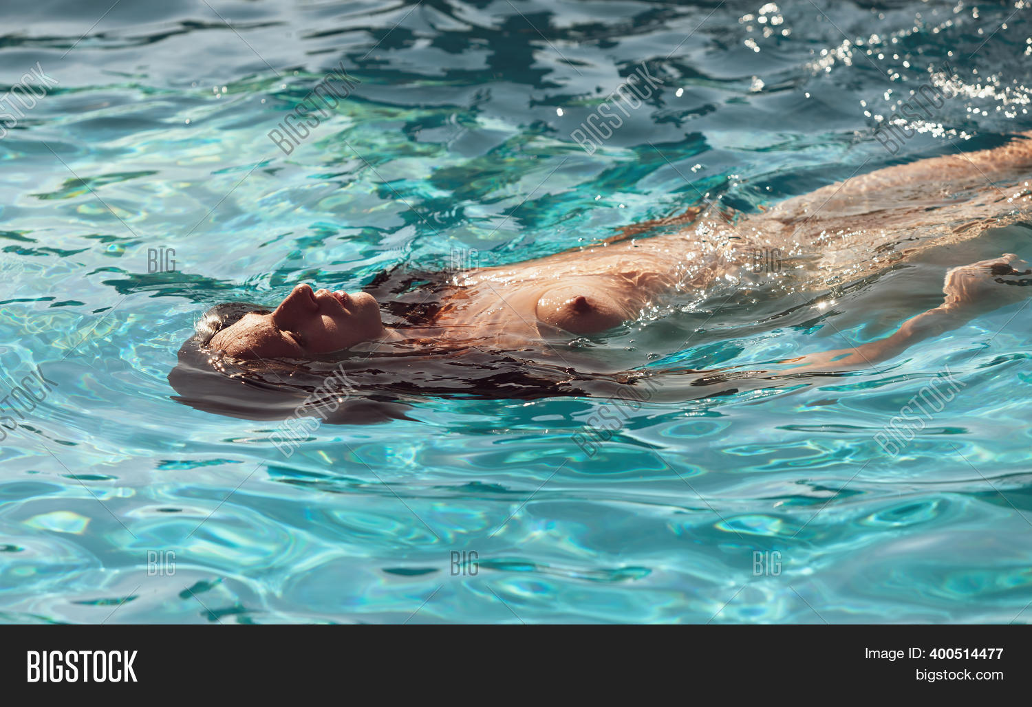 colin frain add photo swimming nude in pool