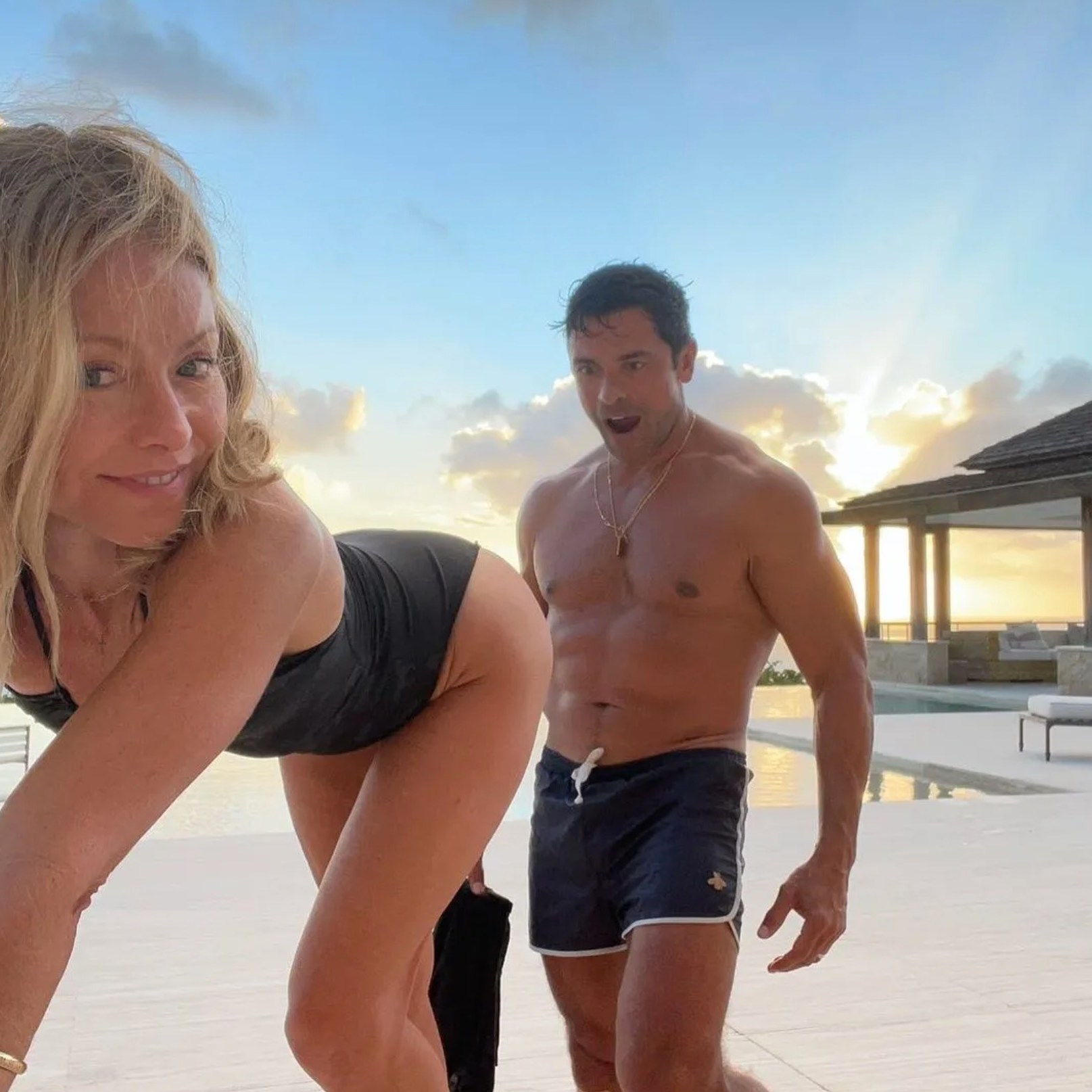 debbie durand recommends Nude Pictures Of Kelly Ripa