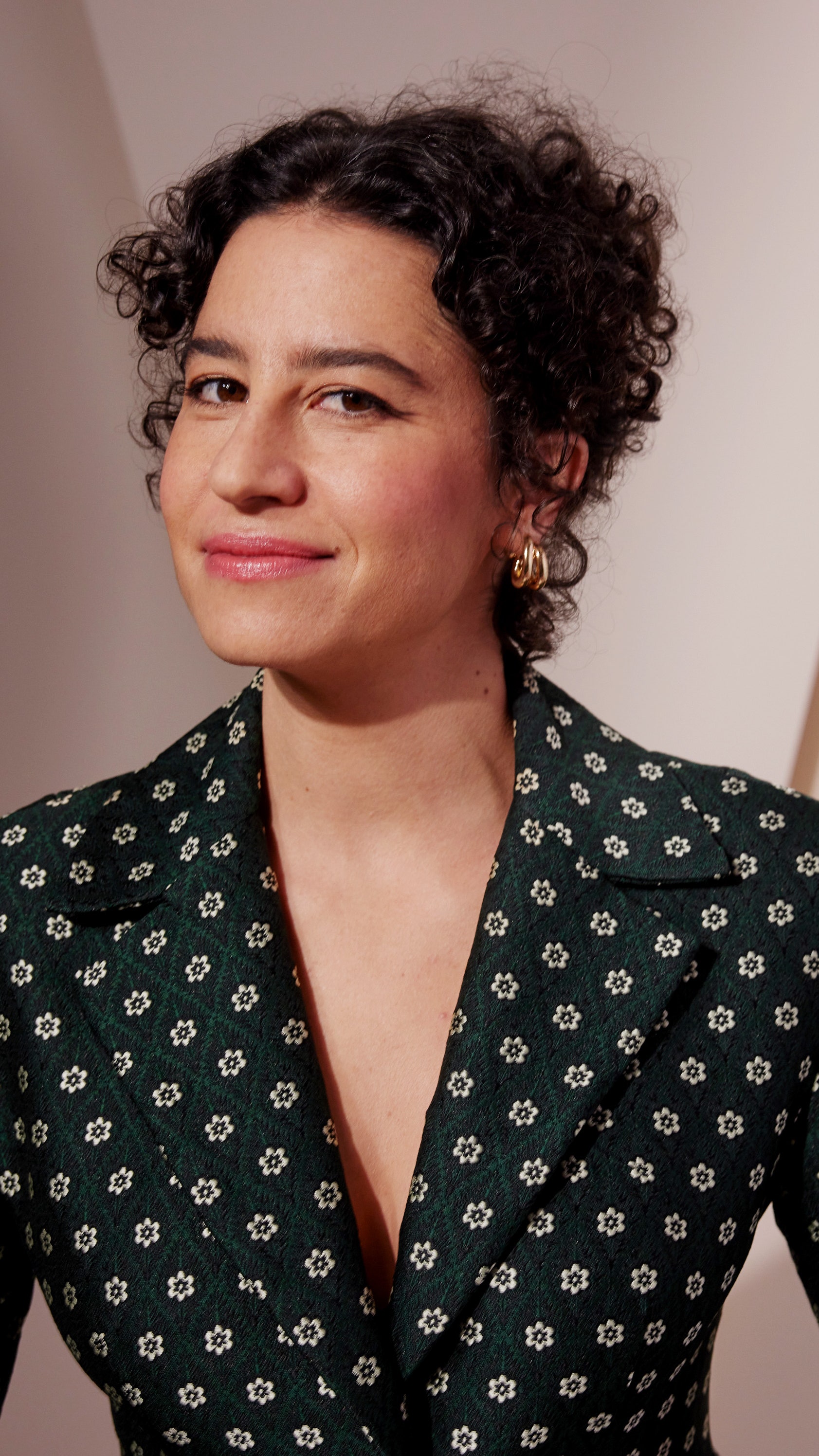 dale flaherty recommends ilana glazer tits pic