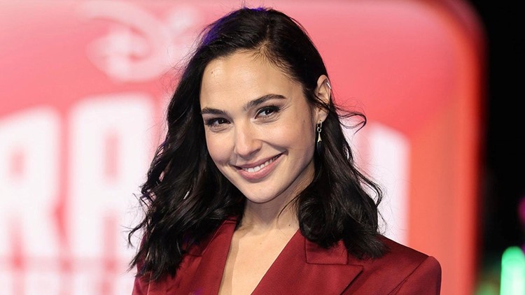 cecilia luevano recommends gal gadot sexs pic