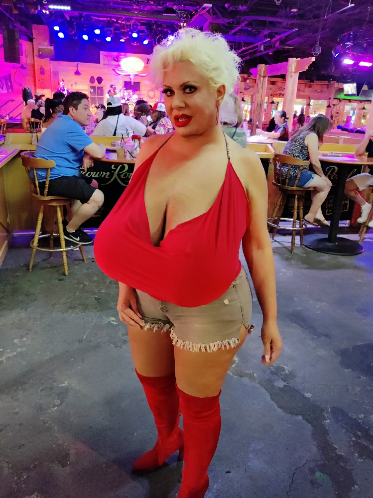 Huge Titty Blondes public show