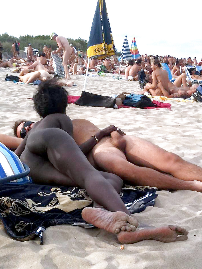 dat truong recommends interracial nude beach pic