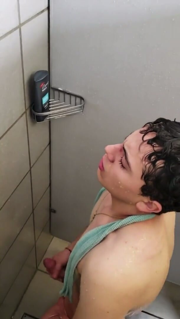 amir feyz recommends Jacking Off In The Shower