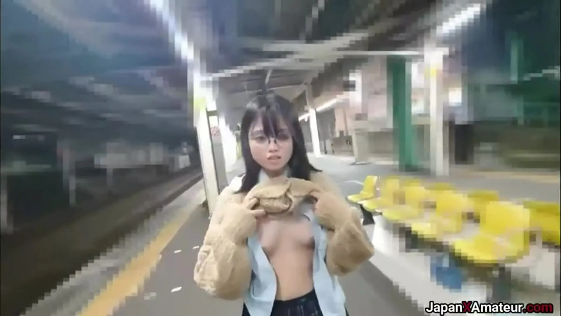 Japanese Flashing but naked