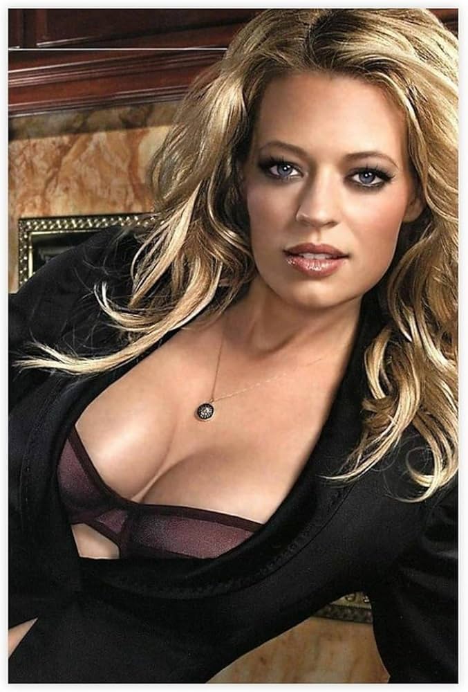 daniel halverson recommends jeri ryan sexiest pic