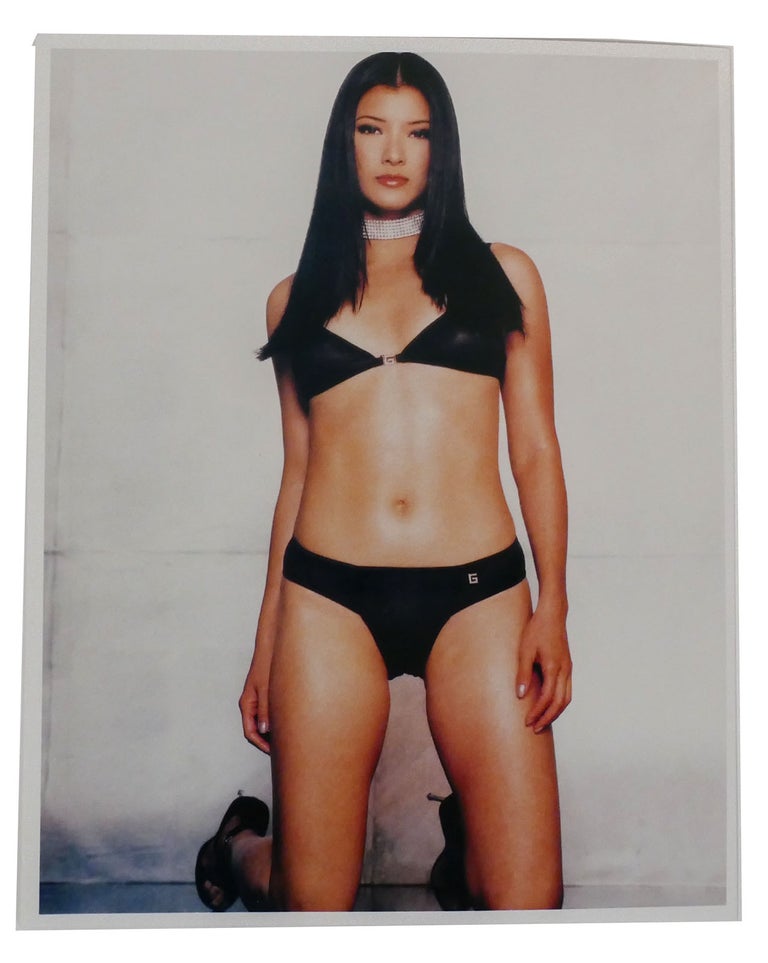 chanel robertson add photo kelly hu in a bikini