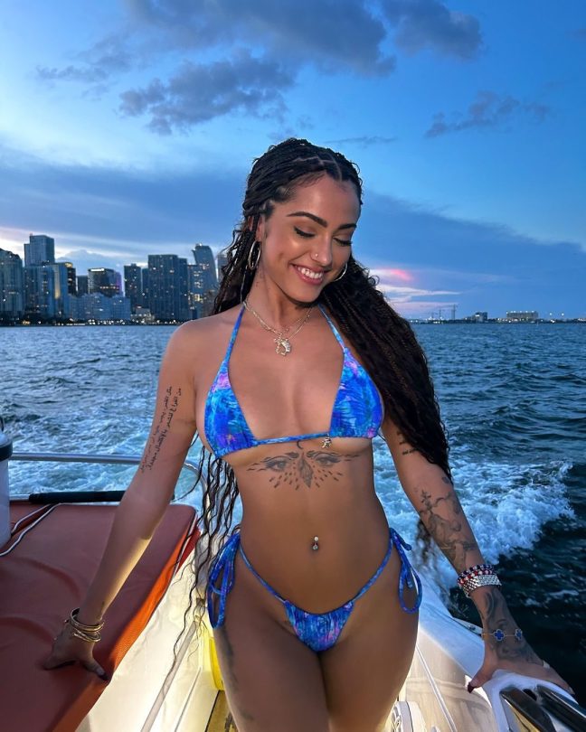 colin stamp recommends Malu Trevejo Hot