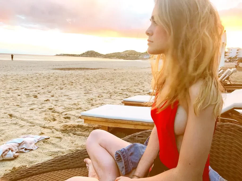 melissa roxburgh bikini