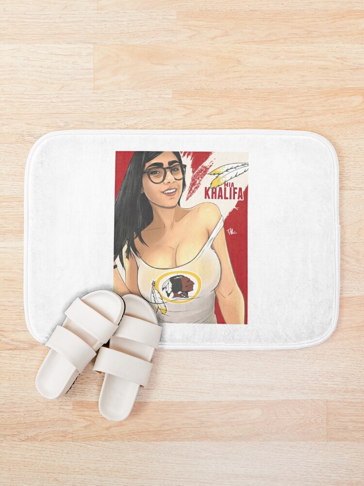 denyse walcott recommends Mia Khalifa Bath