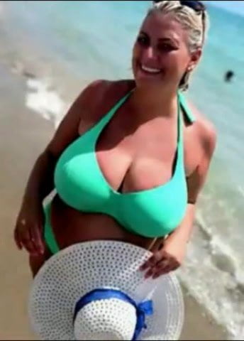 Milf Big Tits Bikini pussy tourture