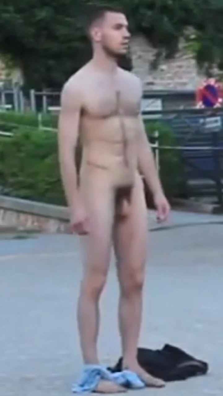 naked pic of male