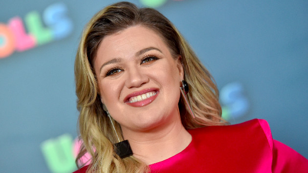 alex muckerman recommends Naked Pictures Of Kelly Clarkson