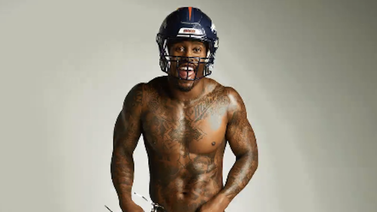 nude football player