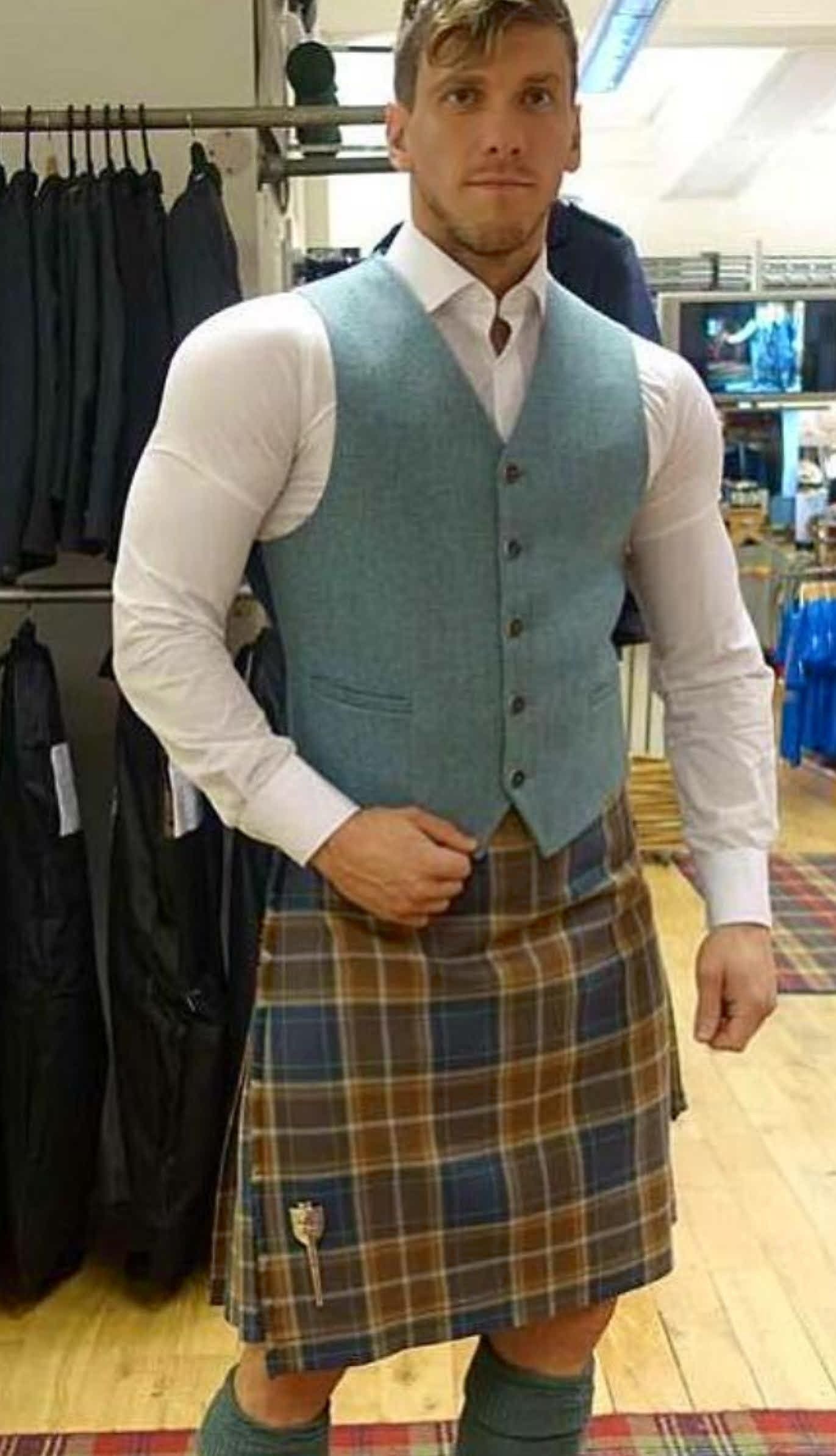 addie addy share nude men in kilts photos