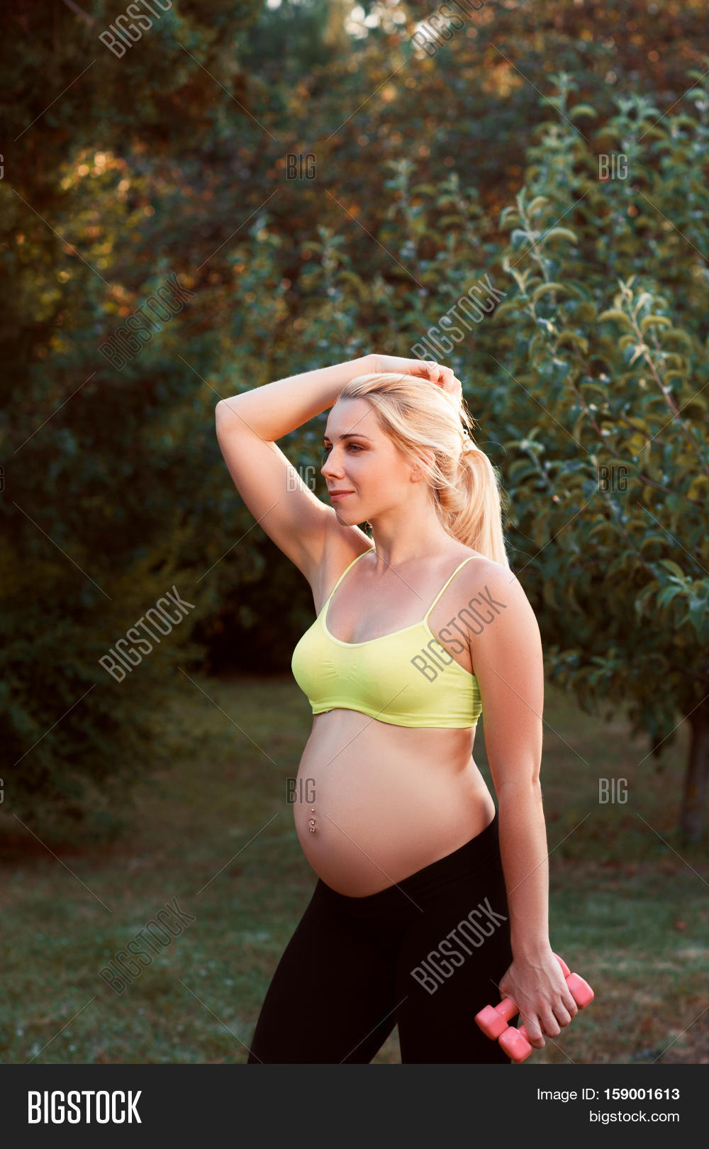 Pregnant Blonde Woman star free